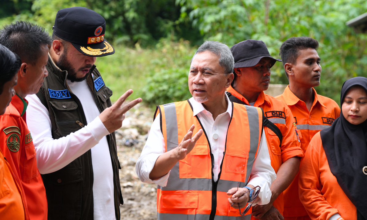 846522_menko-pangan-tinjau-tpa-air-dingin-dan-fasilitas-rdf-semen-padang_20251208135716.png