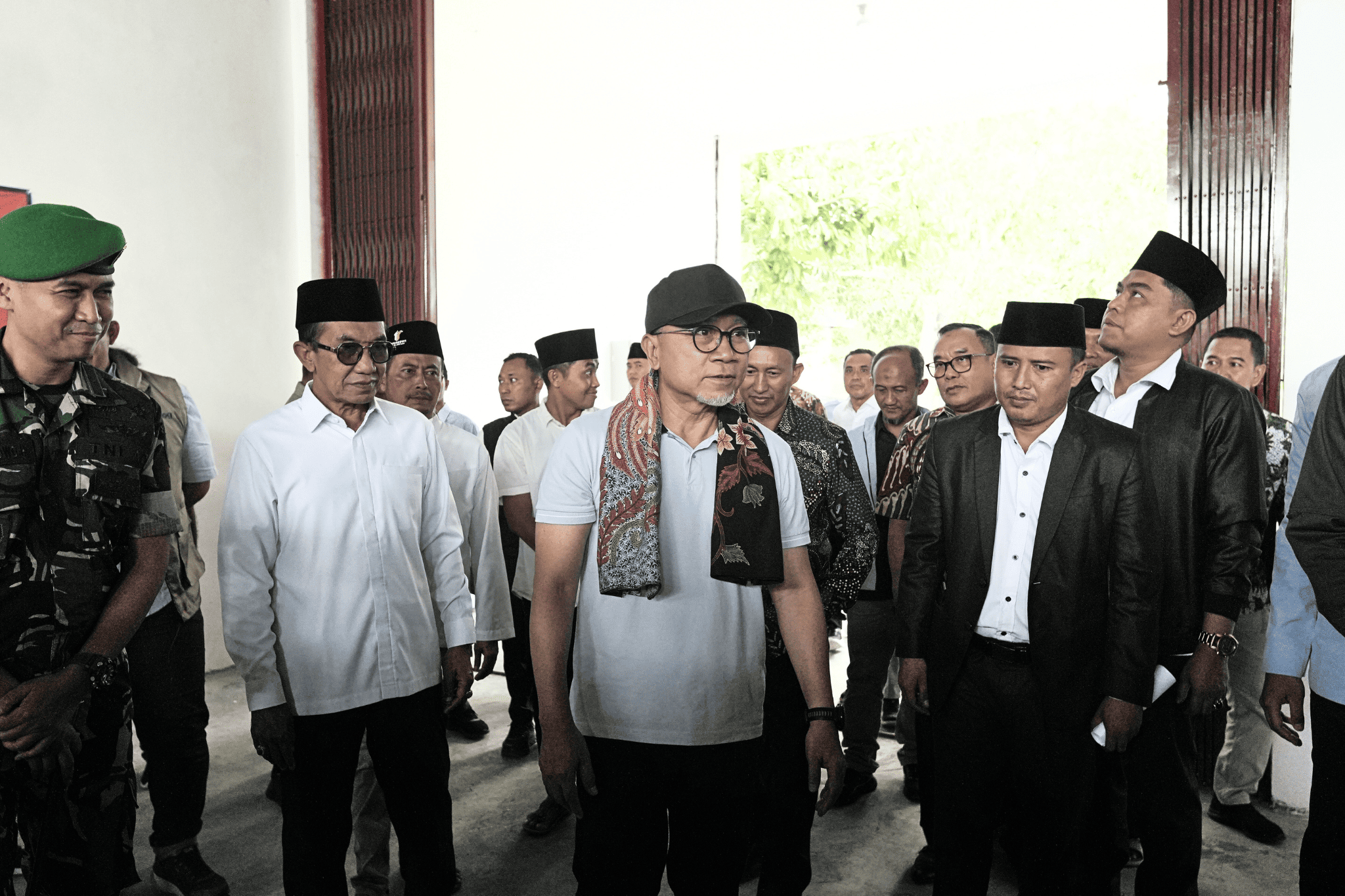 868361_menko-pangan-tinjau-kdmp-rek-kerrek-pamekasan-siap-beroperasi-usai-idul-fitri-2026_20260316085211.png
