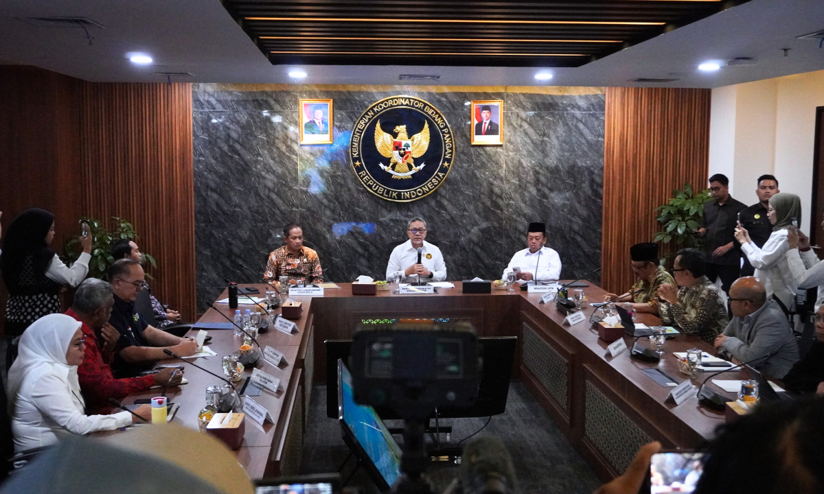 981744_rapat-koordinasi-percepatan-pembangunan-kawasan-swasembada-pangan-energi-dan-air-nasional-di-kabupaten-merauke-papua-selatan_20251006173215.png
